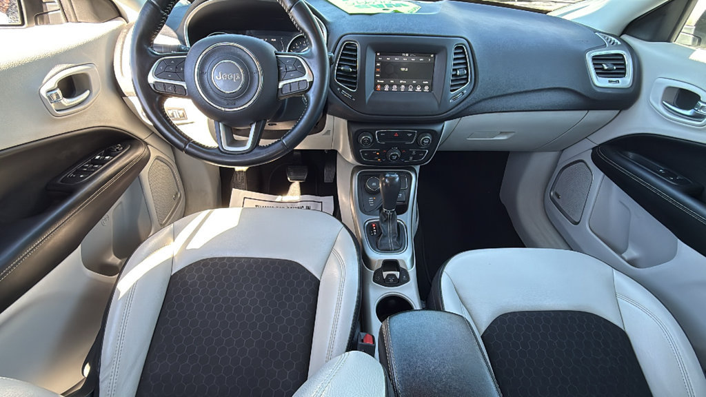 Used 2021 Jeep Compass Latitude w/ Sun and Sound Group AWD/4WD image 12