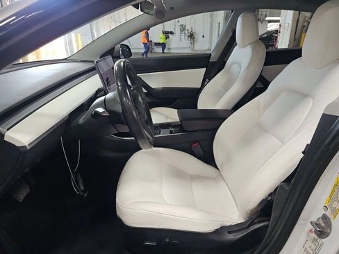Used 2018 Tesla Model 3 Long Range image 9