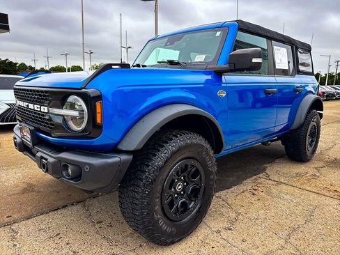 Used 2023 Ford Bronco Wildtrak AWD/4WD image 3