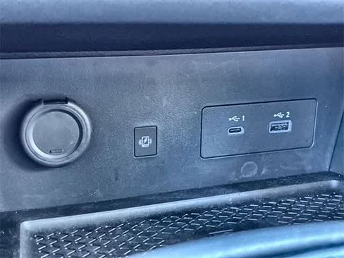 Used 2025 Nissan Pathfinder Platinum w/ Black Appearance Package image 34