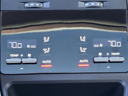 Certified 2023 Porsche Panamera 4 Platinum Edition image 17