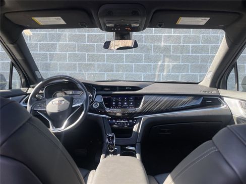 Certified 2025 Cadillac XT6 Premium Luxury AWD/4WD image 26