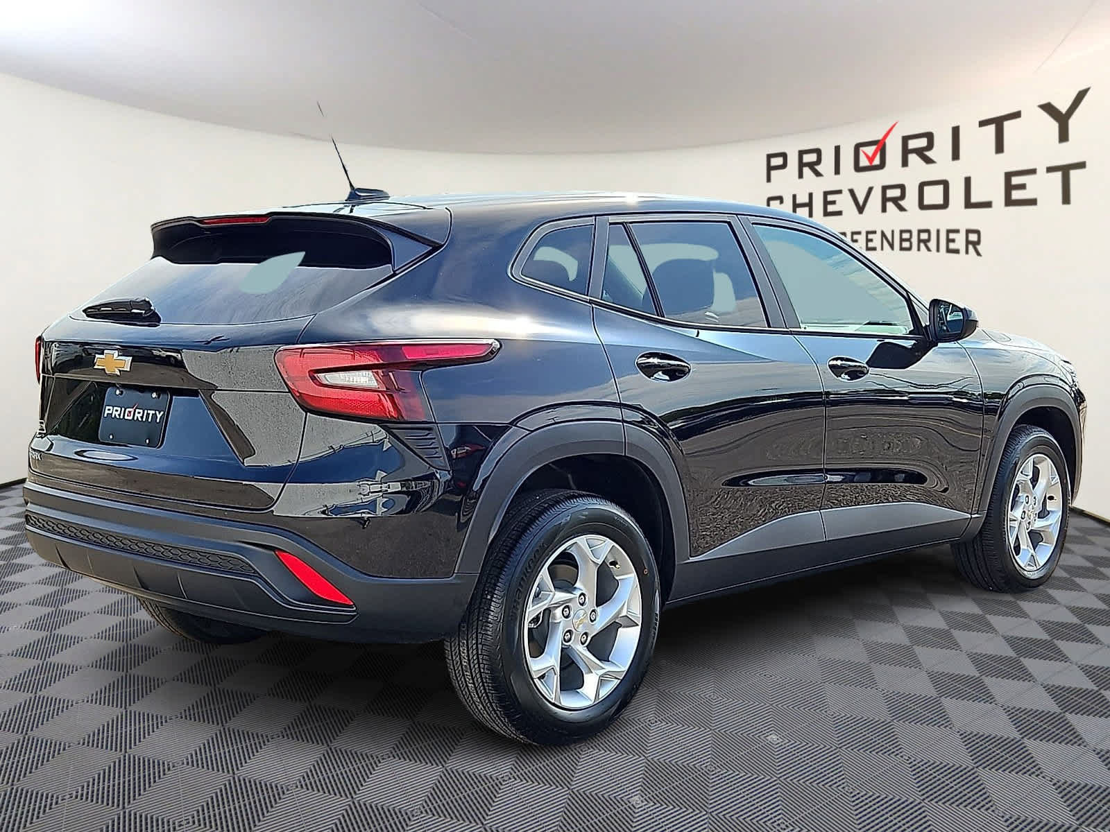 New 2026 Chevrolet Trax LS w/ LS Convenience Package FWD image 4