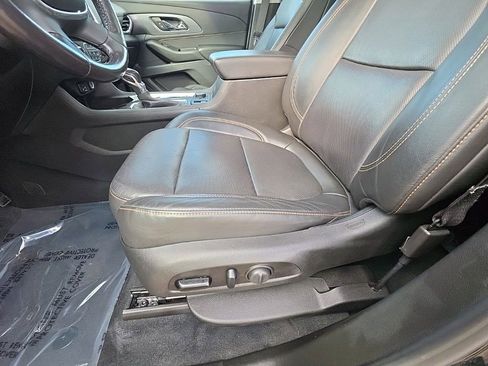 Used 2021 Chevrolet Traverse Premier w/ Redline Edition AWD/4WD image 23