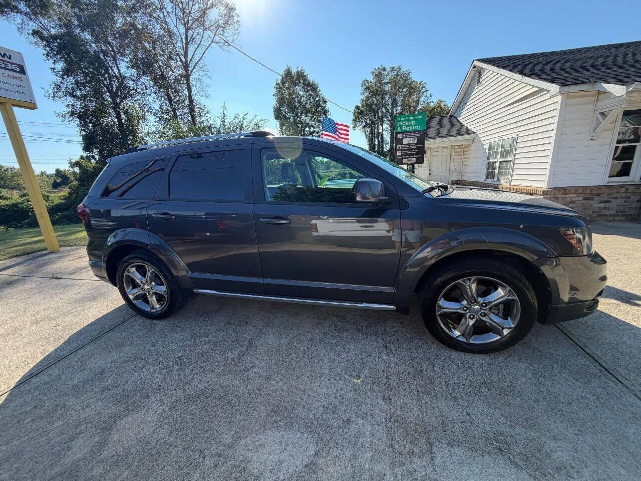 Used 2016 Dodge Journey Crossroad FWD image 4