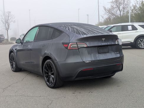 Used 2023 Tesla Model Y Long Range image 6