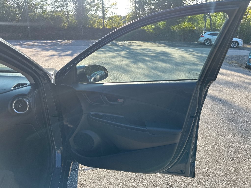 Used 2022 Hyundai Kona SEL FWD image 21