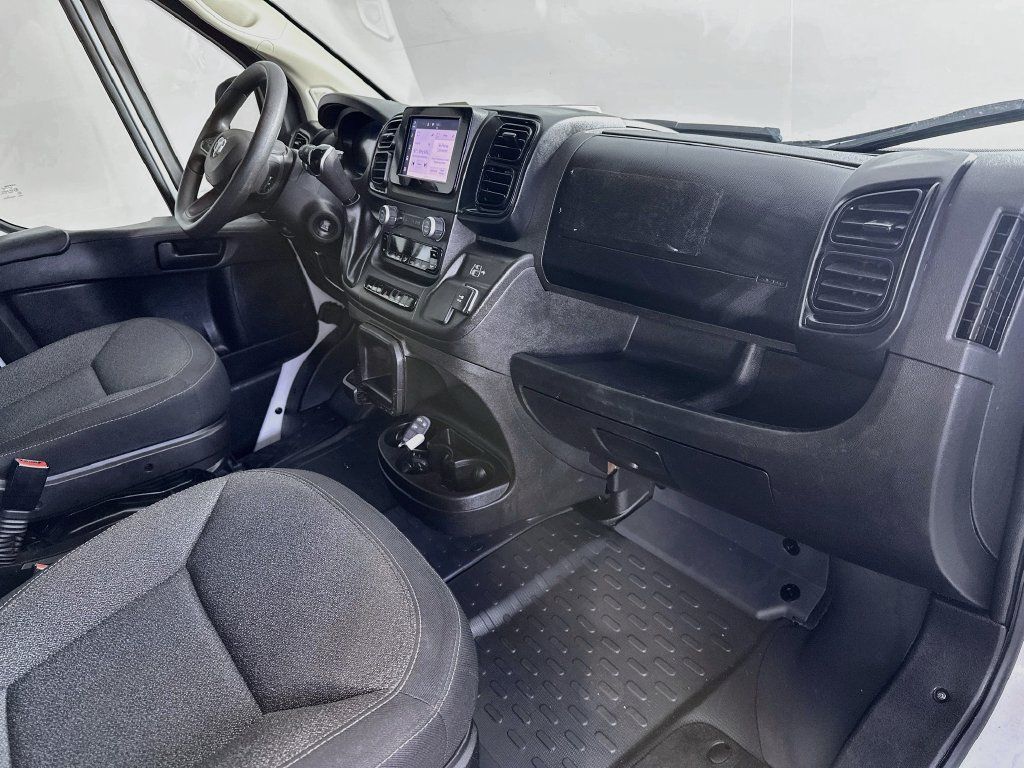Used 2025 RAM ProMaster 2500 w/ U-Haul Equipment Group FWD image 28