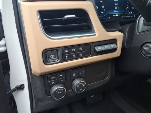 Used 2024 Chevrolet Tahoe Premier image 17