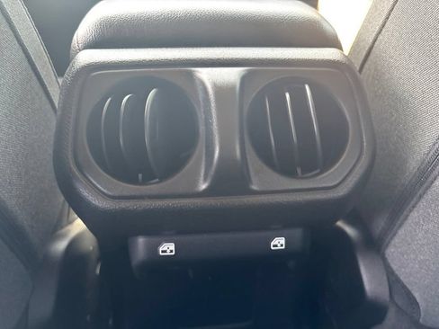 Used 2024 Jeep Wrangler Unlimited w/ Convenience Group AWD/4WD image 21
