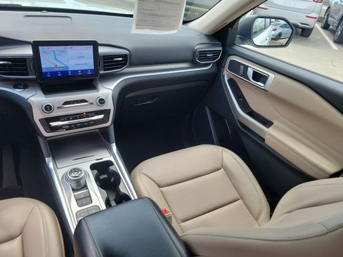 Used 2023 Ford Explorer XLT w/ Equipment Group 202A image 20