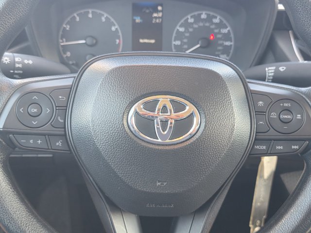 Used 2025 Toyota Corolla LE FWD image 26