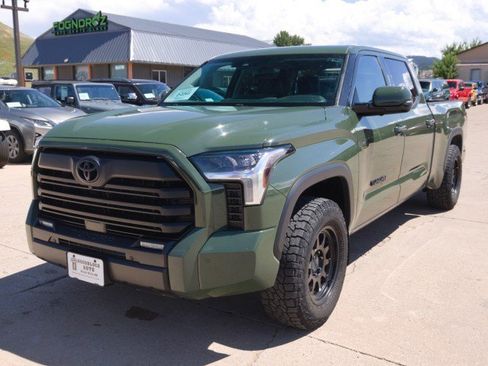 Used 2022 Toyota Tundra SR5 w/ SR5 Premium Package AWD/4WD image 2