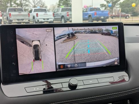 Used 2024 Nissan Rogue SL w/ SL Premium Package image 18