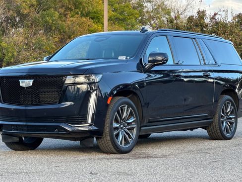 Used 2021 Cadillac Escalade ESV Sport w/ Driver Assist Tech Package image 8