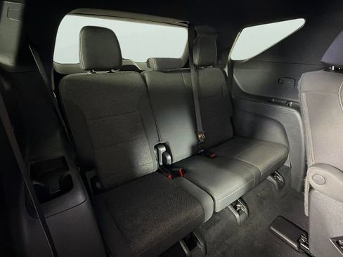 Used 2025 Chevrolet Traverse LT FWD image 30