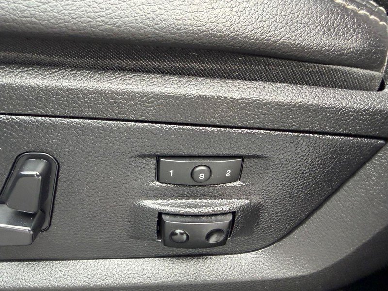Used 2016 RAM 1500 Laramie AWD/4WD image 22