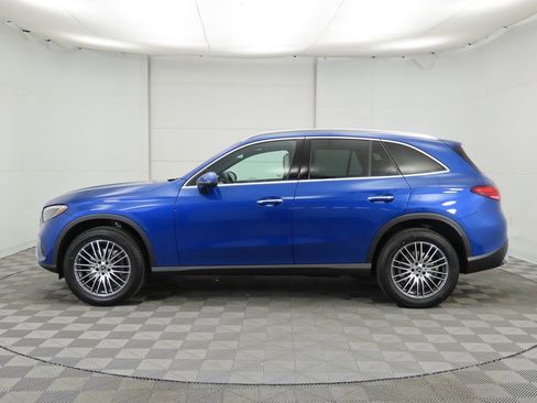 Certified 2025 Mercedes-Benz GLC 300 image 8