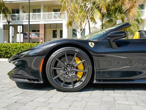 Used 2022 Ferrari SF90 Spider image 13