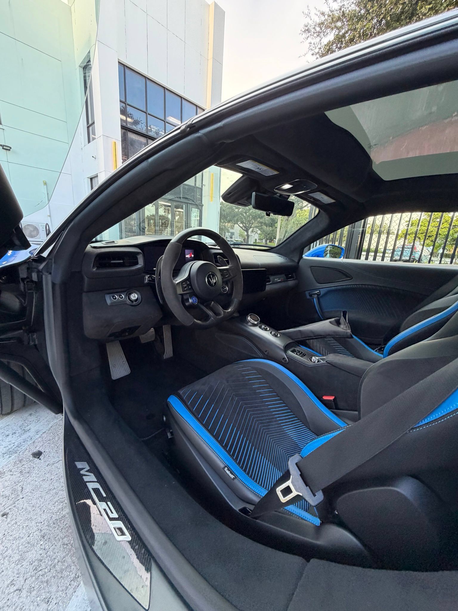 Used 2023 Maserati MC20 Spyder RWD image 9