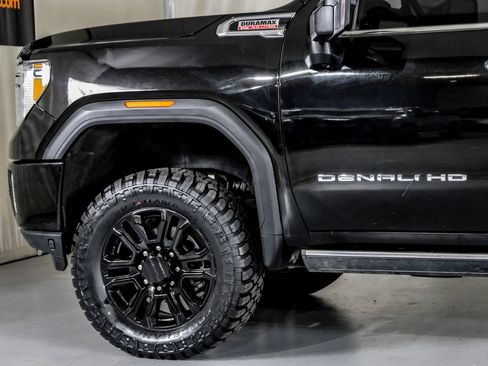 Used 2023 GMC Sierra 3500 Denali w/ Denali Black Diamond Edition AWD/4WD image 12