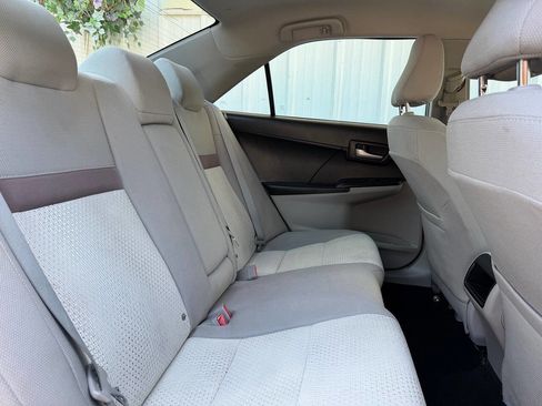 Used 2012 Toyota Camry LE FWD image 17
