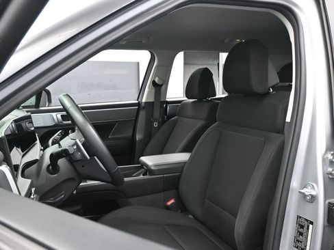 Used 2025 Hyundai Santa Fe SE FWD image 10