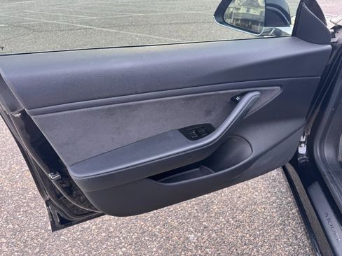 Used 2019 Tesla Model 3 Standard Range Plus image 11