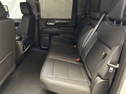 Used 2024 GMC Sierra 2500 SLT w/ SLT Premium Package image 12