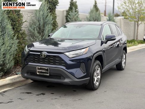 Used 2025 Toyota RAV4 XLE AWD/4WD image 3