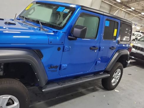 Used 2021 Jeep Wrangler Unlimited Sport AWD/4WD image 3
