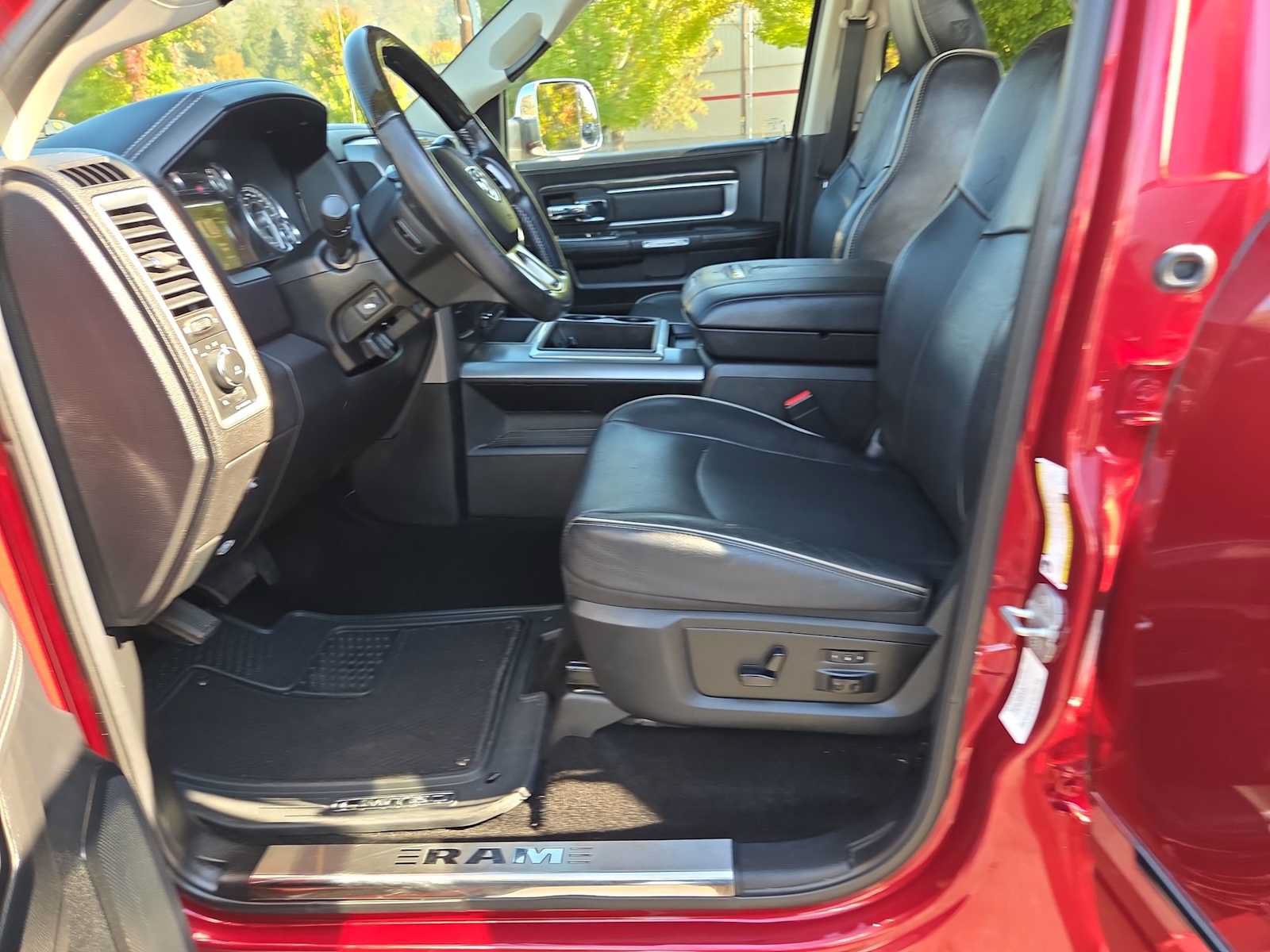 Used 2014 RAM 2500 Limited AWD/4WD image 19