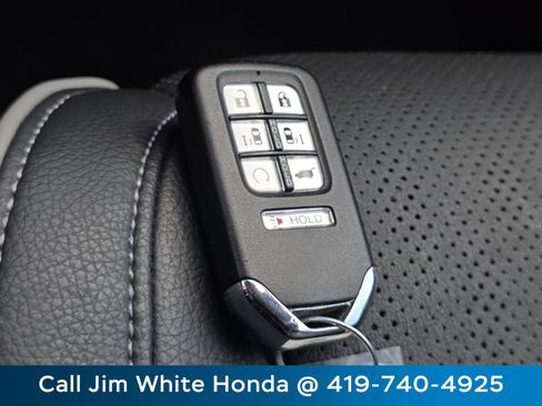 Certified 2024 Honda Odyssey Elite image 32