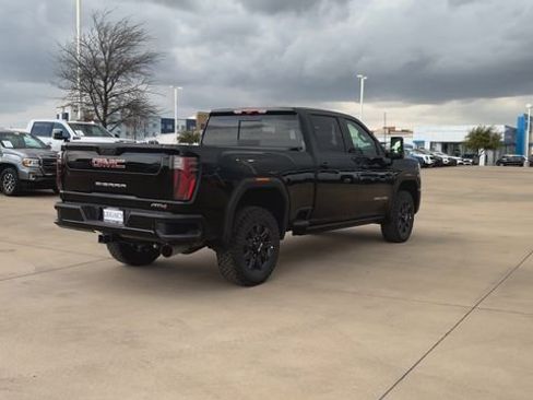 New 2026 GMC Sierra 2500 AT4 w/ AT4 Premium Plus Package AWD/4WD image 9
