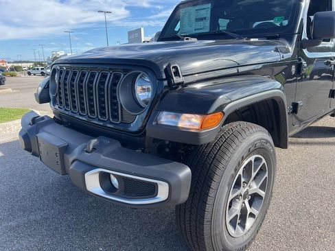 New 2025 Jeep Gladiator Sport AWD/4WD image 9