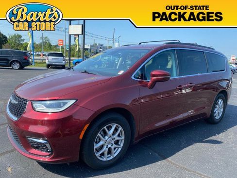 Used 2022 Chrysler Pacifica Touring-L FWD image 3