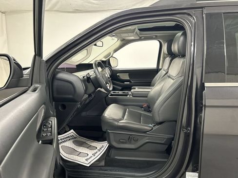 Used 2025 Ford Expedition Active AWD/4WD image 9