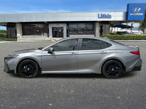 Used 2025 Toyota Camry SE w/ Convenience Package FWD image 6