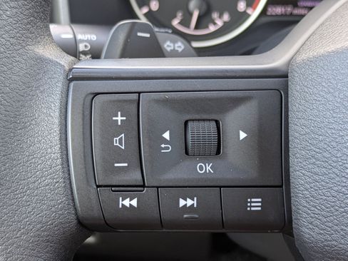 Used 2025 Nissan Rogue S image 29