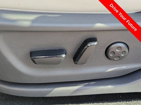 Used 2024 Nissan Ariya FWD image 18