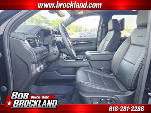 Used 2021 GMC Yukon Denali w/ Denali Ultimate Package AWD/4WD image 12