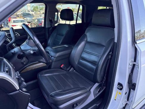 Used 2019 GMC Yukon Denali image 2