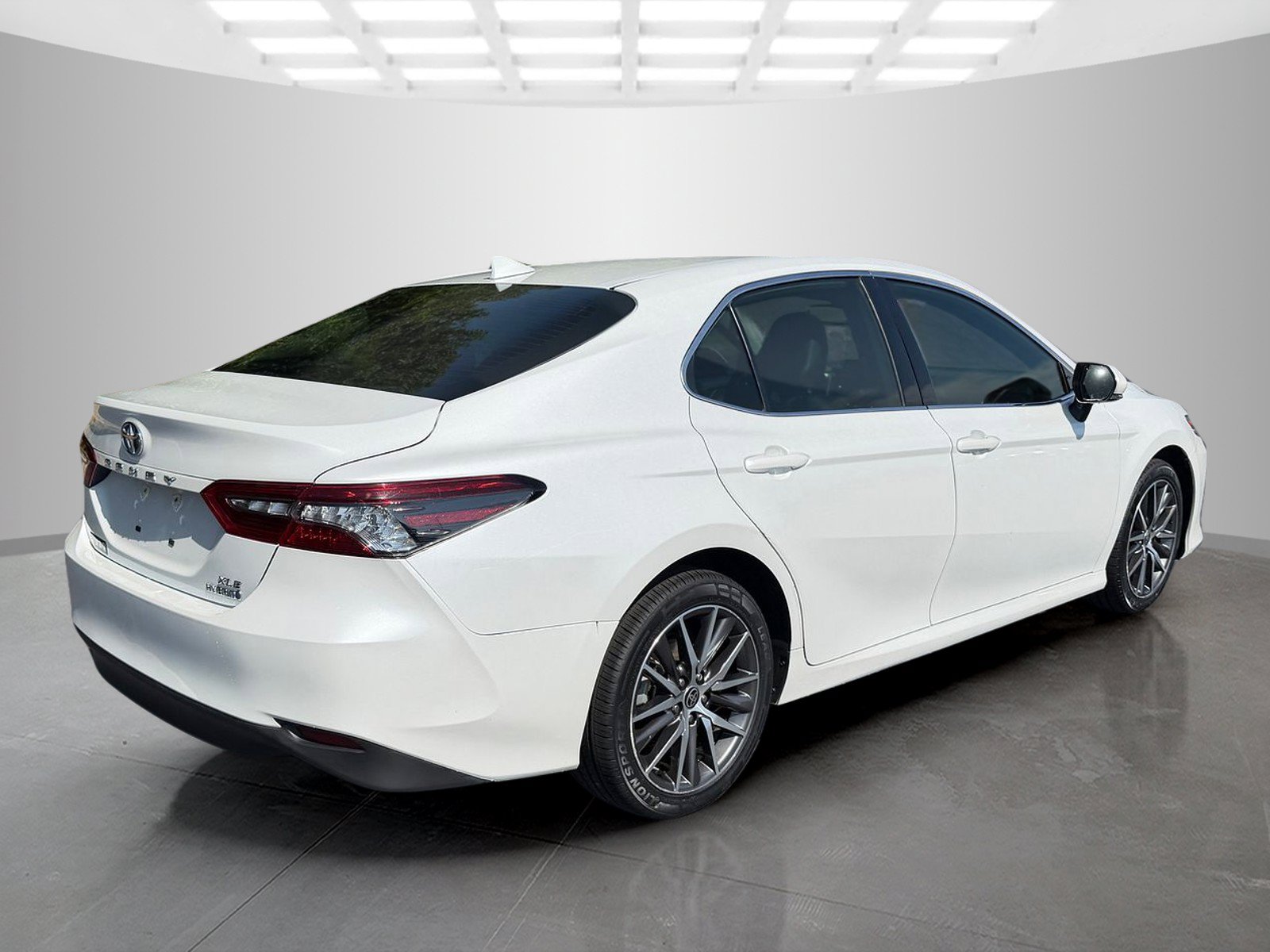 Used 2023 Toyota Camry XLE FWD image 7