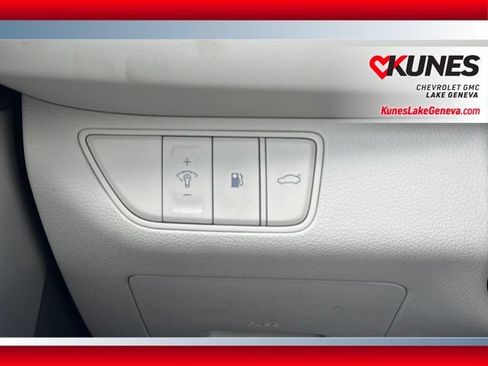 Used 2025 Genesis G70 2.5T AWD/4WD image 33