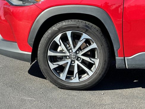 Used 2024 Toyota Corolla Cross XLE image 24