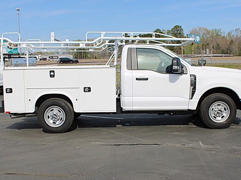 Used 2025 Ford F250 XL w/ XL Chrome Package RWD image 6