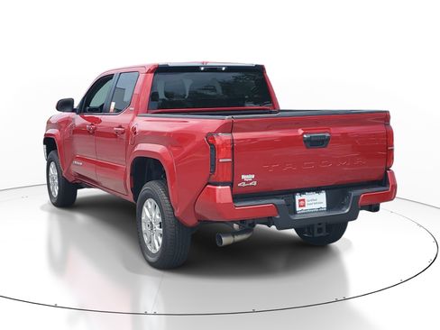 Certified 2025 Toyota Tacoma SR5 AWD/4WD image 4
