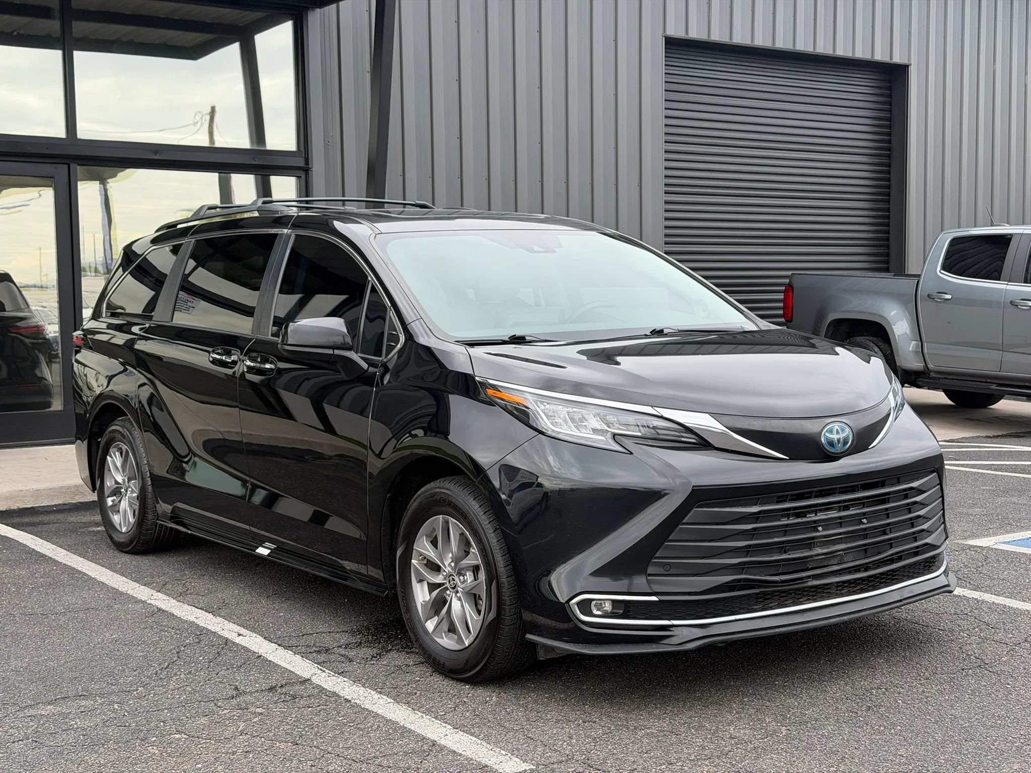 Used 2022 Toyota Sienna XLE w/ XLE Plus Package FWD image 13