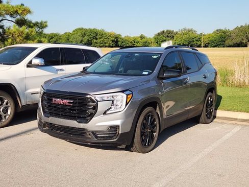 Used 2024 GMC Terrain SLE w/ Driver Convenience Package FWD image 1