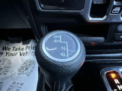 Used 2024 Jeep Wrangler Unlimited Sport AWD/4WD image 44